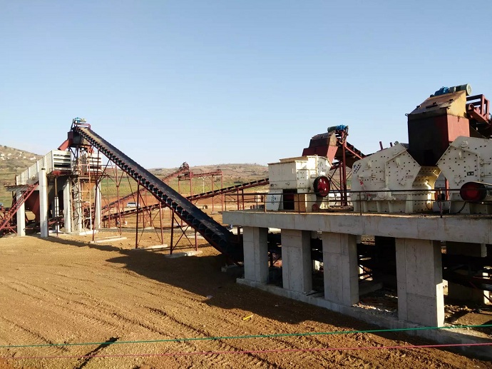 石灰（huī）石碎（suì）石（shí）生產線